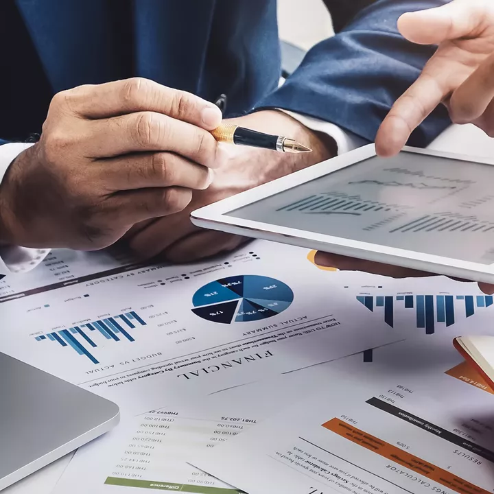 Smart Easy Finances team meeting